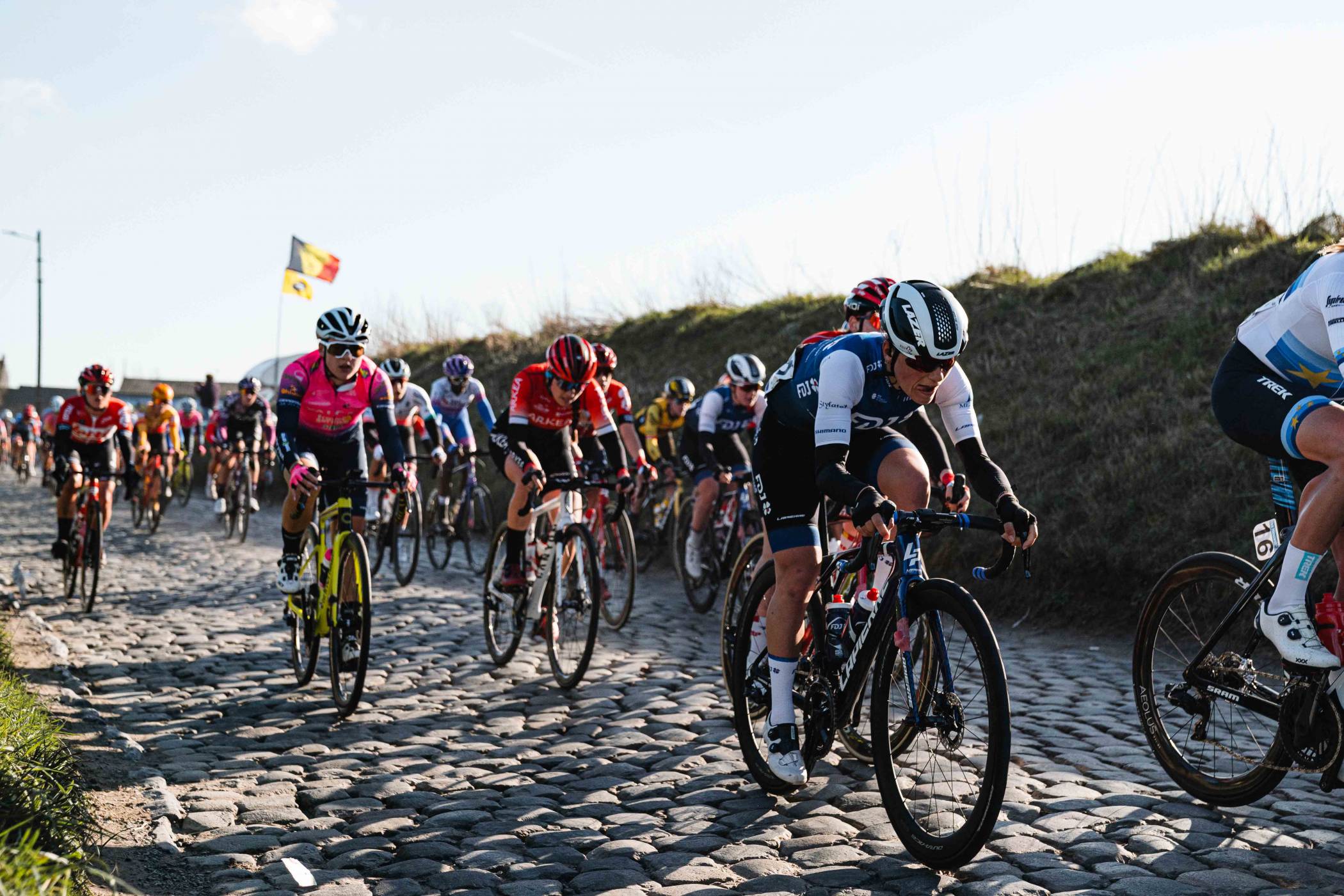 5ème place de Clara Copponi sur l'Omloop Het Nieuwsblad