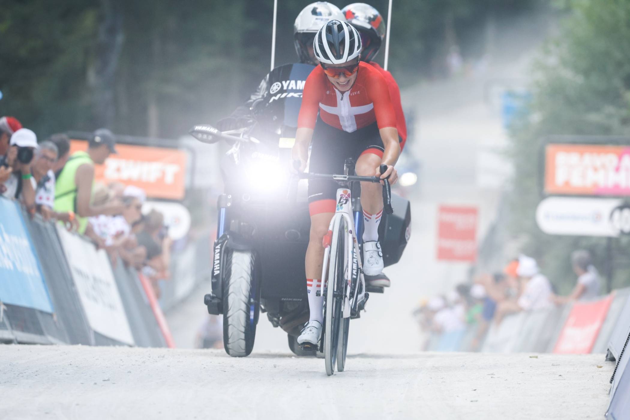 Cecilie 8ème de la dernière étape du Tour